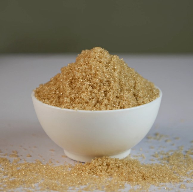 আখের লাল চিনি